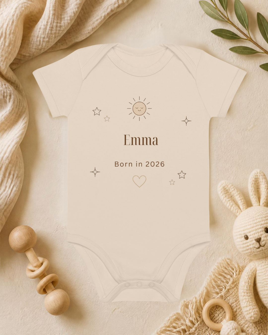 Born This Year – Personalisierter Baby Body aus Bio-Baumwolle – Name & Geburtsjahr